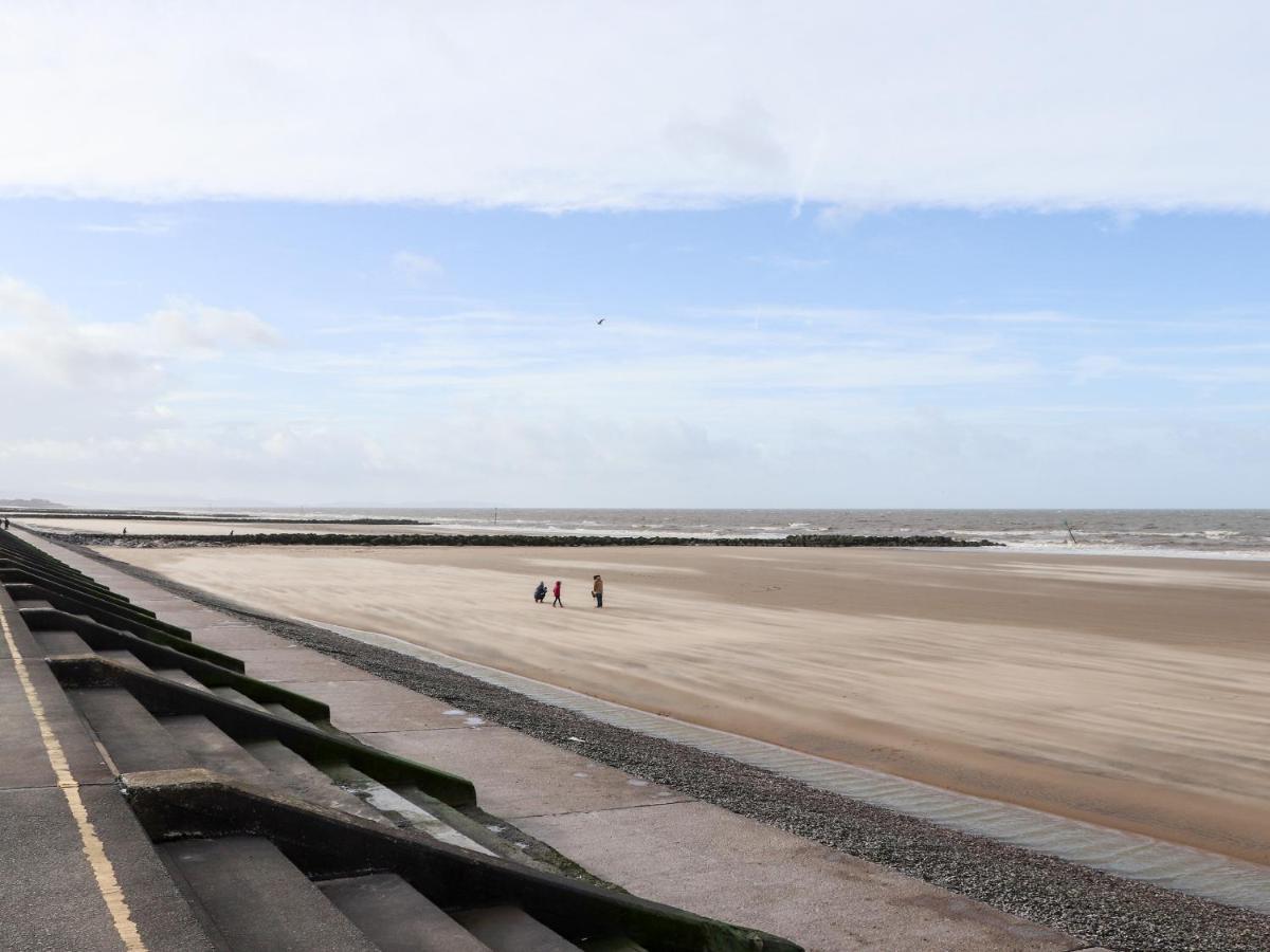 The Hollies Villa Prestatyn Bagian luar foto