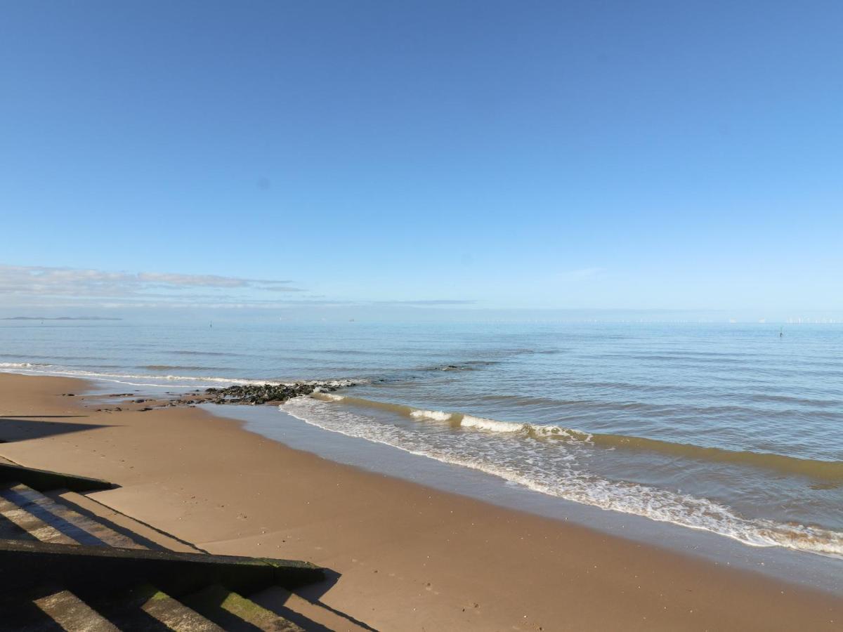 The Hollies Villa Prestatyn Bagian luar foto