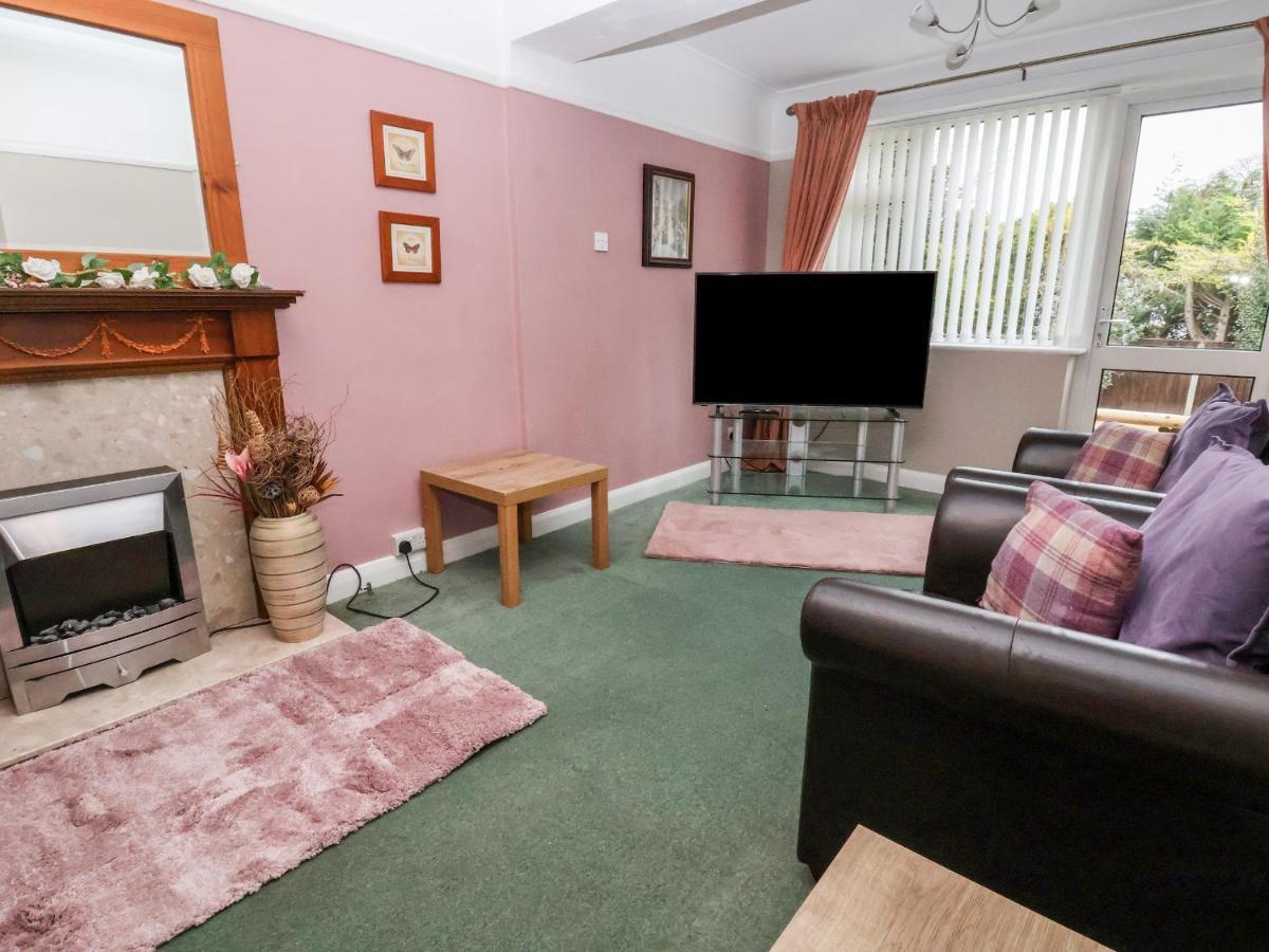 The Hollies Villa Prestatyn Bagian luar foto