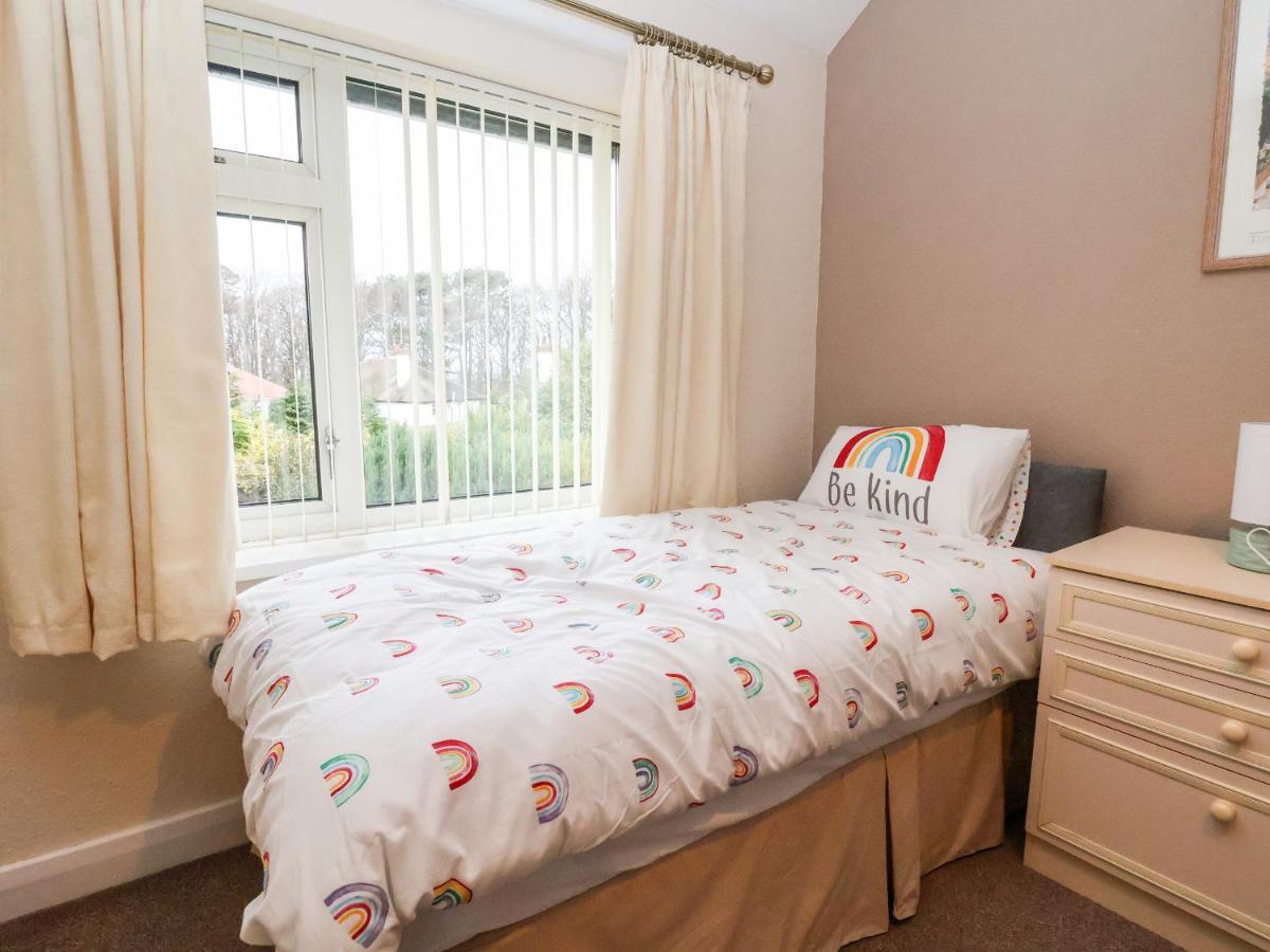 The Hollies Villa Prestatyn Bagian luar foto